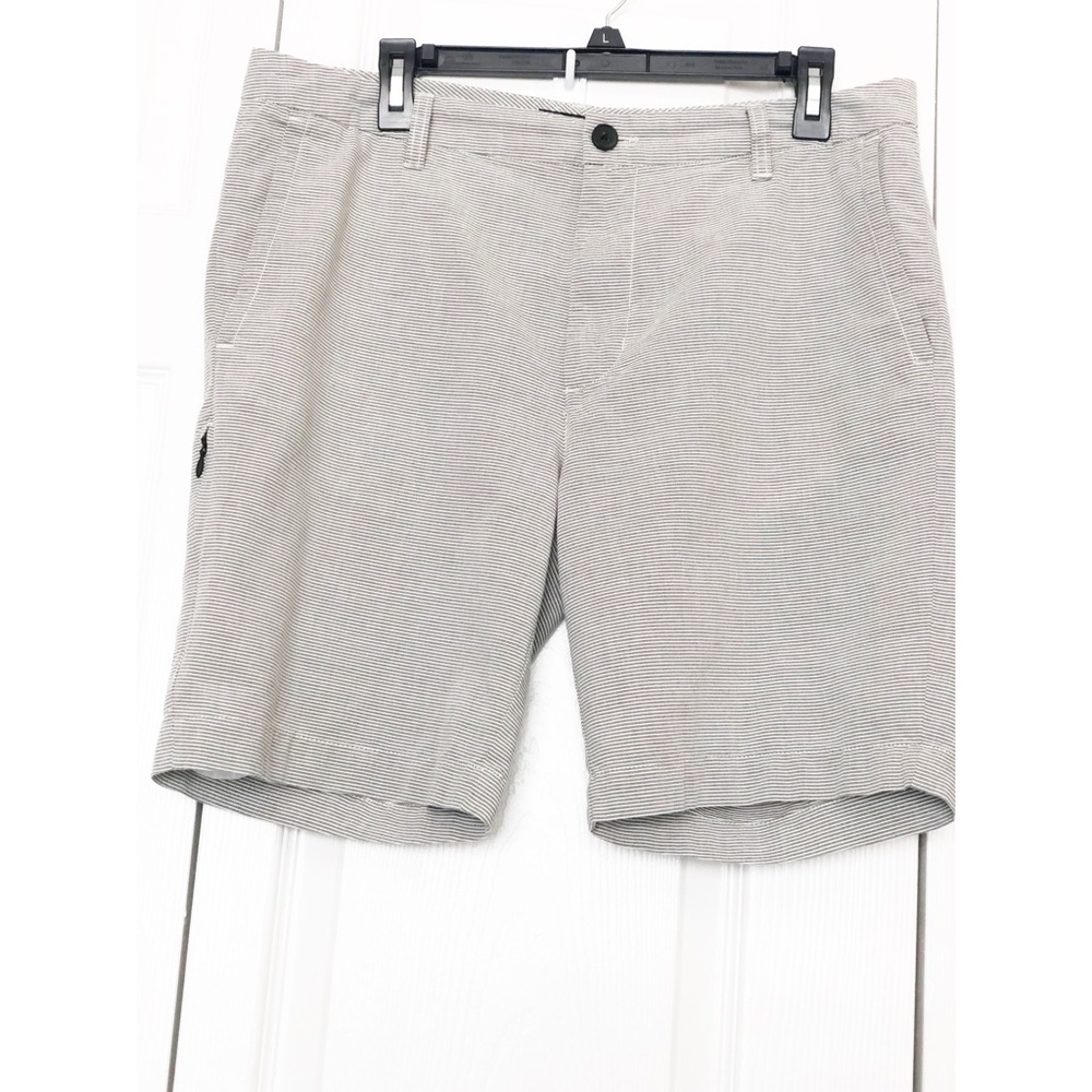 Kenneth Cole Mens Shorts in Gray and White Stripes with Flat Front